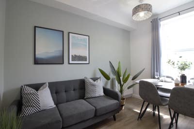 It's Easy to Feel at Home with Us 💛🏡🌷 Main Photo