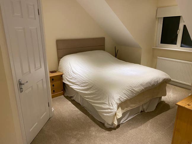 Double Bedroom with Ensuite (Must Be Viewed) Main Photo