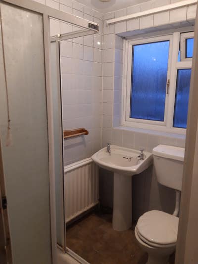 A Large Bright Room in a Lovely House Main Photo