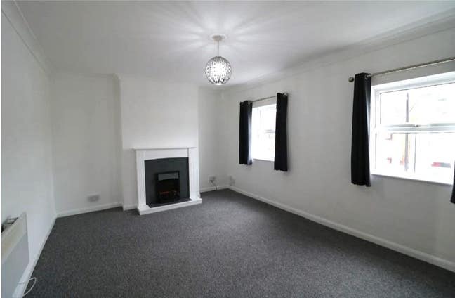 Unfurnished Studio Apartment in SE25 Main Photo