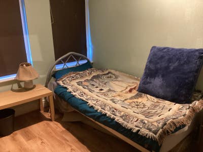 Clean room in reach of town and GE hospital  Main Photo