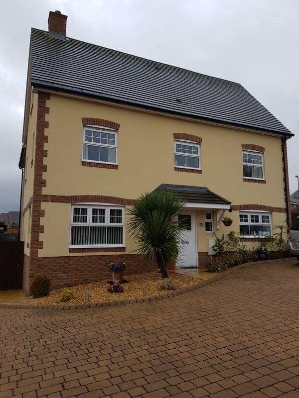Double Bed  sitting room,own bathroom,peaceful  pl Main Photo