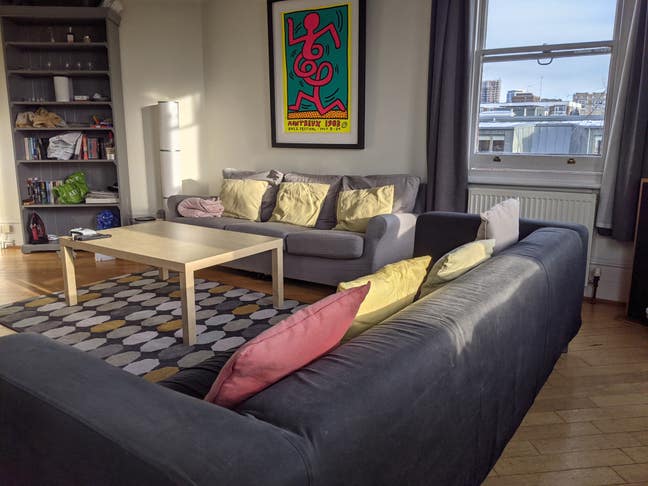 1 Room in spacious flat on Jubilee & Metropolitan Main Photo