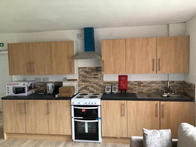 Dss Only - En-Suite Rooms Available  Main Photo