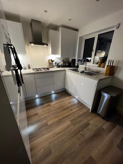 Double room in East Grinstead Main Photo