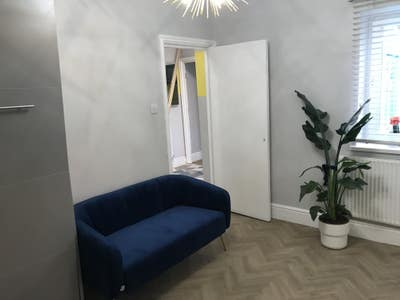 Stuuning 1 Bedroom  Main Photo