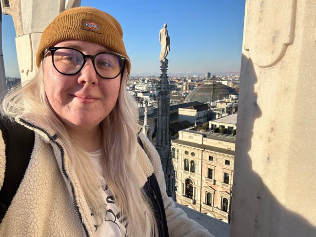 Female professional looking for a room!  Main Photo