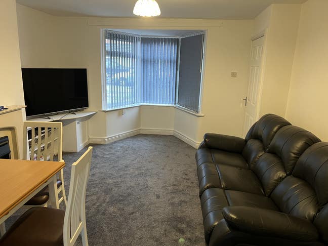 Double Room available for female  Main Photo
