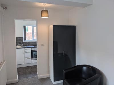 En-suite self contained studio - Private garden Main Photo