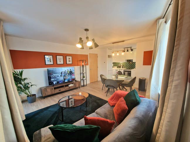 Luxury Station Apartment Main Photo