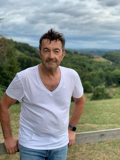 I am a professional male aged 64. I am lookin... Main Photo