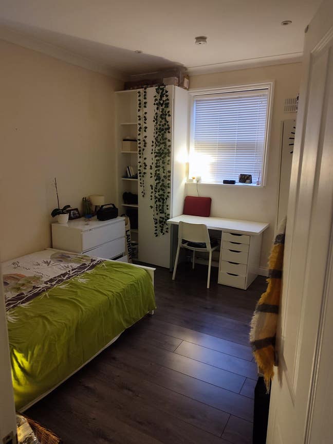 Double Bedroom Available  Main Photo