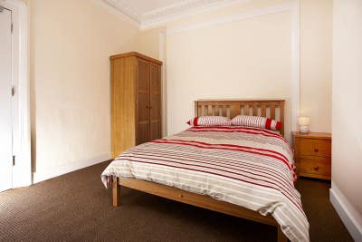 Large Room, Fully Furn. All Bills. No Deposit Main Photo