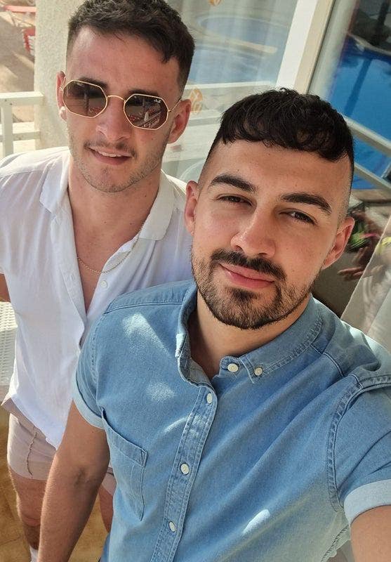 Professional male looking for a room/buddy up Main Photo