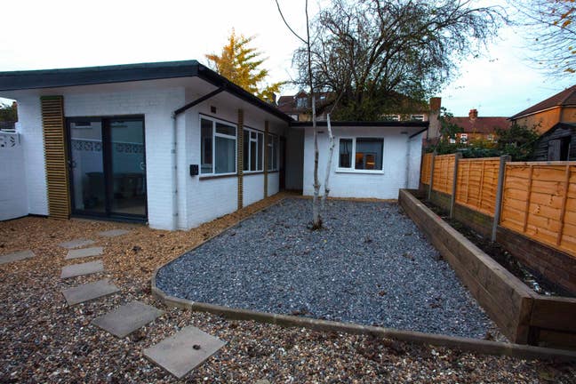 🚂 🚌 🚴 🚶🏼 Easy commute to Watford Junction Main Photo