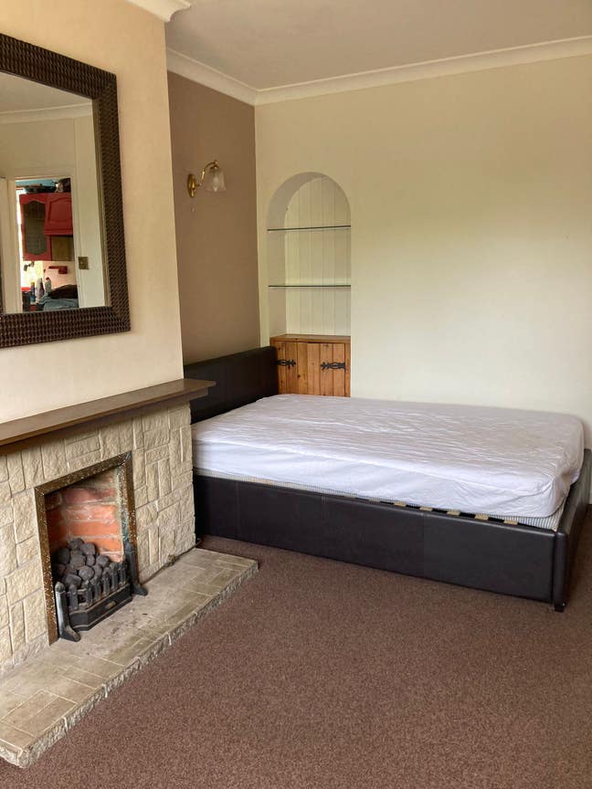 1 Bed Sitting Room  Main Photo
