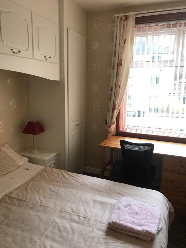 Comfortable 2 bedroomed flat in quiet cul de sac Main Photo