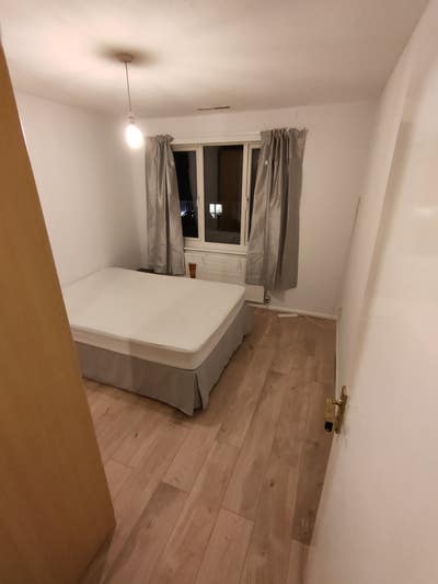 Double room in shared house Main Photo