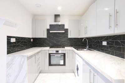Stunning 2 Bedroom House Newly Refurbished  Main Photo