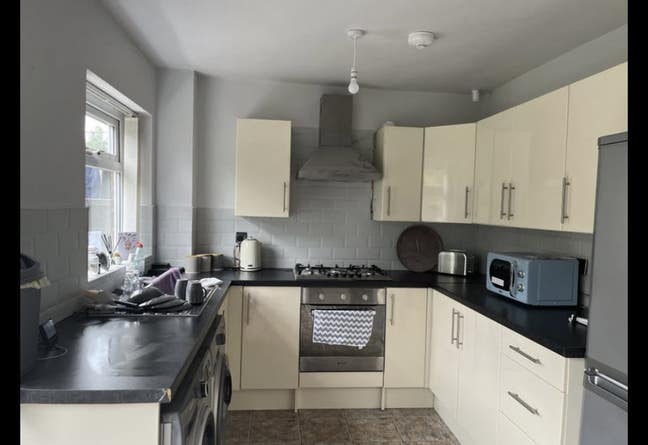 Spacious Double Room to Rent  Main Photo