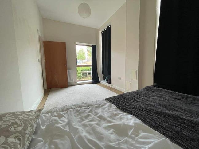Renting a double room with private toillet Main Photo