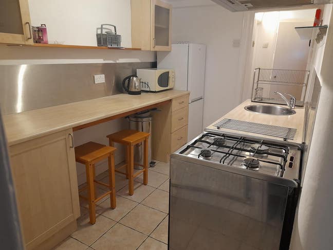 Central Large Basement 1 Bed Flat Main Photo