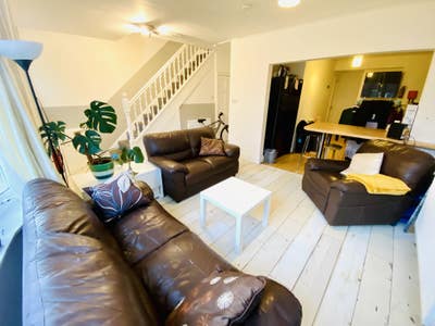 6 Bed - Withington House 🏡  Main Photo