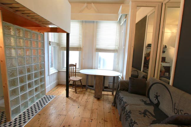Studio/en suite- victorian- 12 mins London Br Main Photo