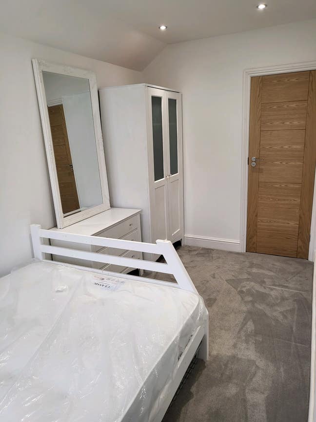 Ensuite Room  Female Preferred Main Photo