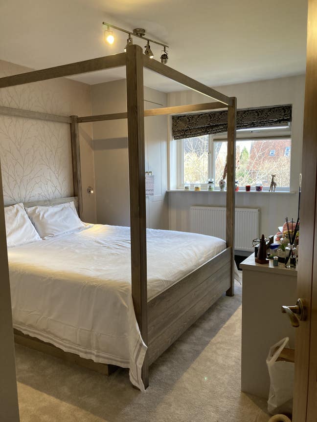 Luxury Large Bedroom for rent Main Photo