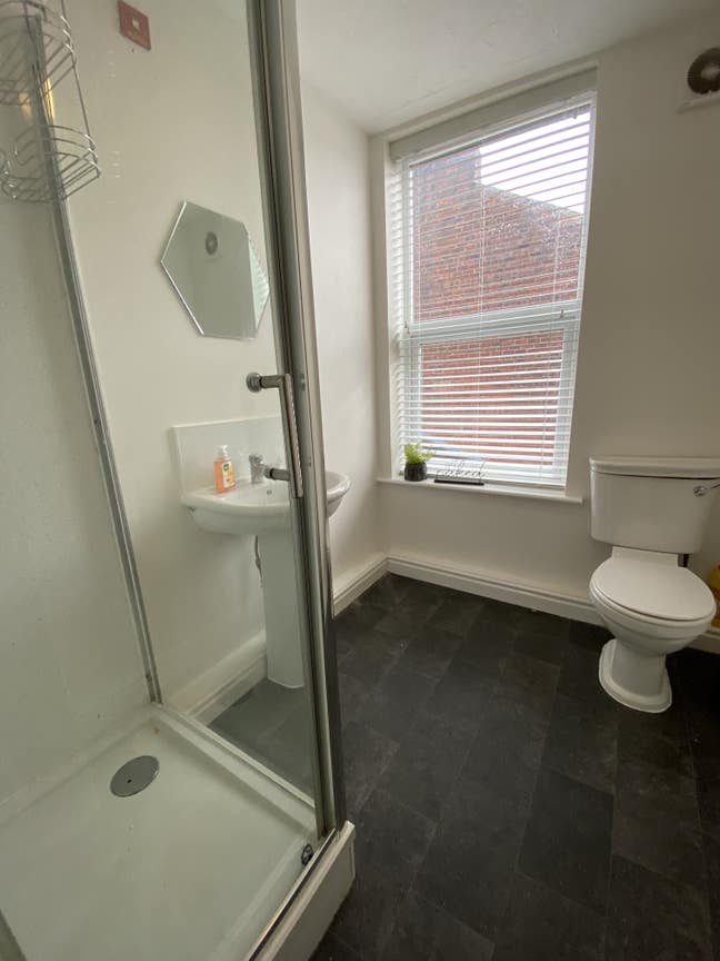 * Rph Bus Routes * Cleaners * Parking * Main Photo