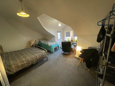 Spacious Room E5 Main Photo