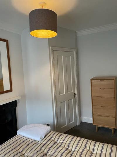 Lovely double bedroom with modern en suite Main Photo