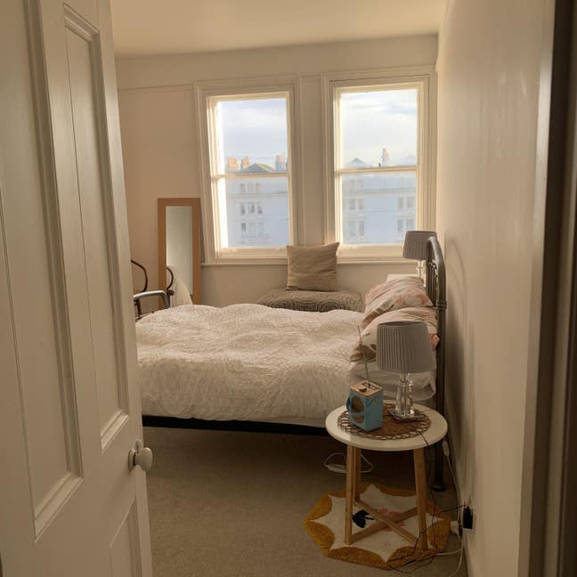  lovely room overlooking palmeira square Main Photo