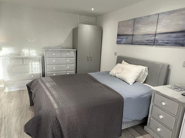 Private, self contained studio apartment  Main Photo