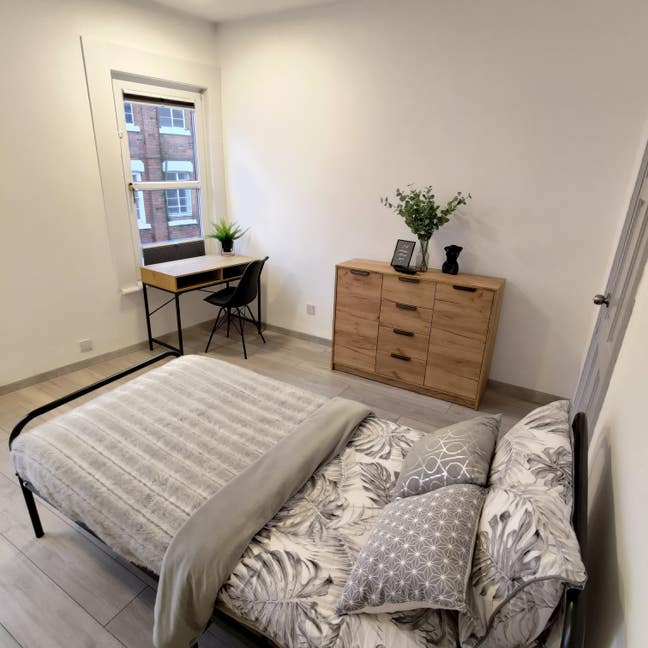 Ensuite room by city centre  Main Photo