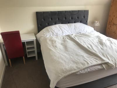 Large double room with super king bed Main Photo