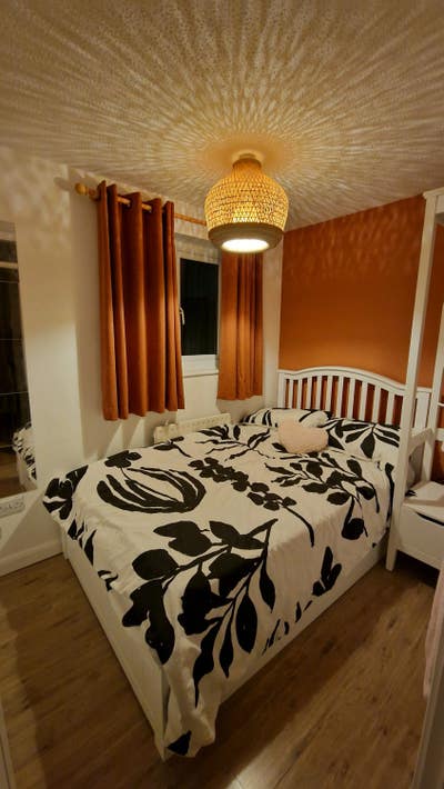 Small double bedroom in Bancroft, MK13 Main Photo