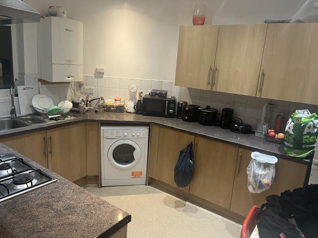 Double Room Available  Main Photo