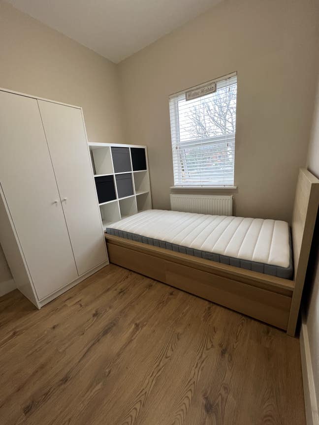 New en-suite Room Harrow Main Photo