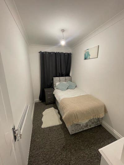 Newly refurbished 4 bed room. Main Photo