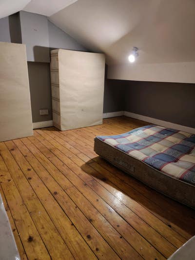 Cheap room for rent Main Photo