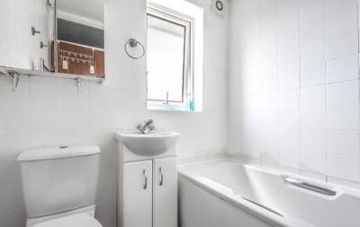 Super-Clean Double Room in Marston | Only One Othe Main Photo