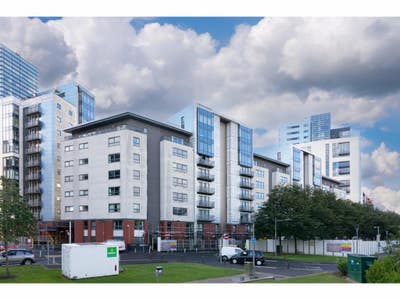 Till End of Aug 25 - Double Room, Glasgow Harbour Main Photo