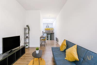 Large Furnished Studio-Bills Included-Camden Town Main Photo