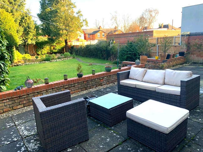 Perfect location 2 minutes walk from touchwood  Main Photo