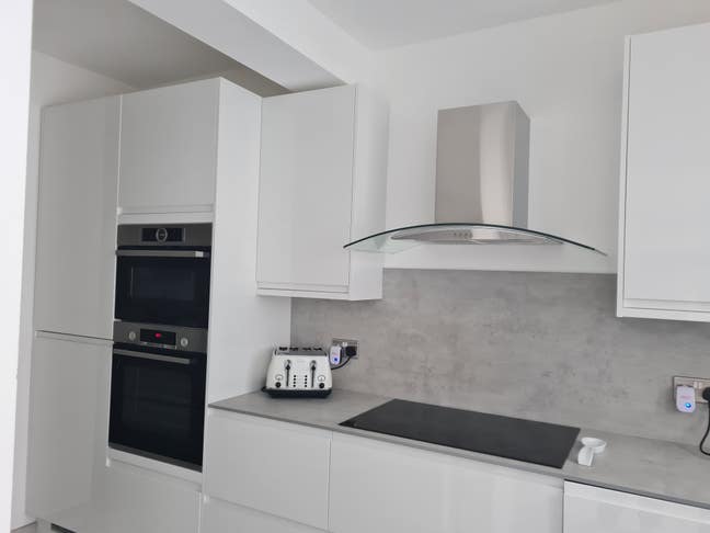  Furnished  single box  room to rent Female Only Main Photo