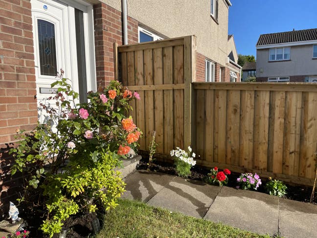 Nice clean house in quiet area Main Photo