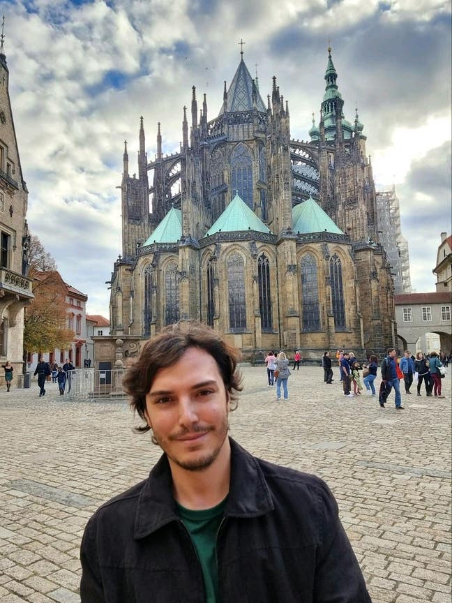 Looking for a roommate  Main Photo