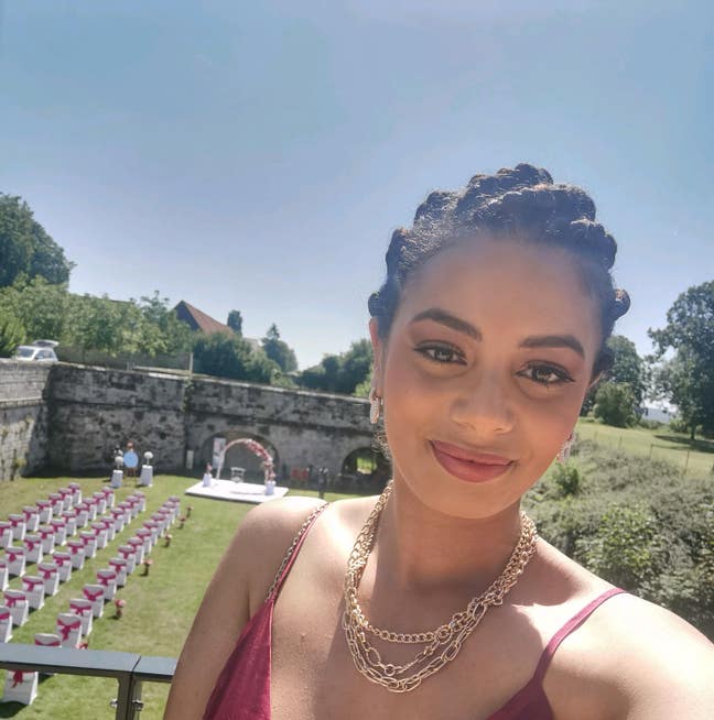 Hey I am looking for a room close to White City Main Photo